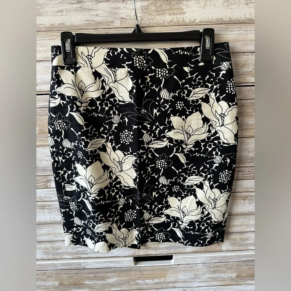 🖤 J.Crew Pencil Skirt Floral Black White Cotton Lined 0P